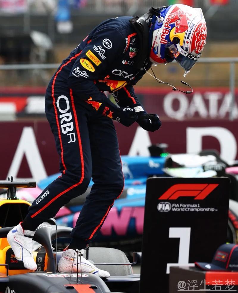 维斯塔潘火力全开 稳居领先位置